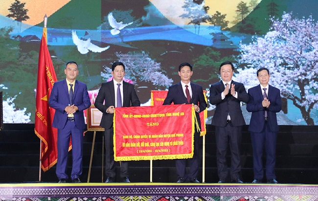 Quế Phong (Nghệ An): Kỷ niệm 60 năm thành lập huyện và đón nhận Huân chương Lao động hạng Nhì
